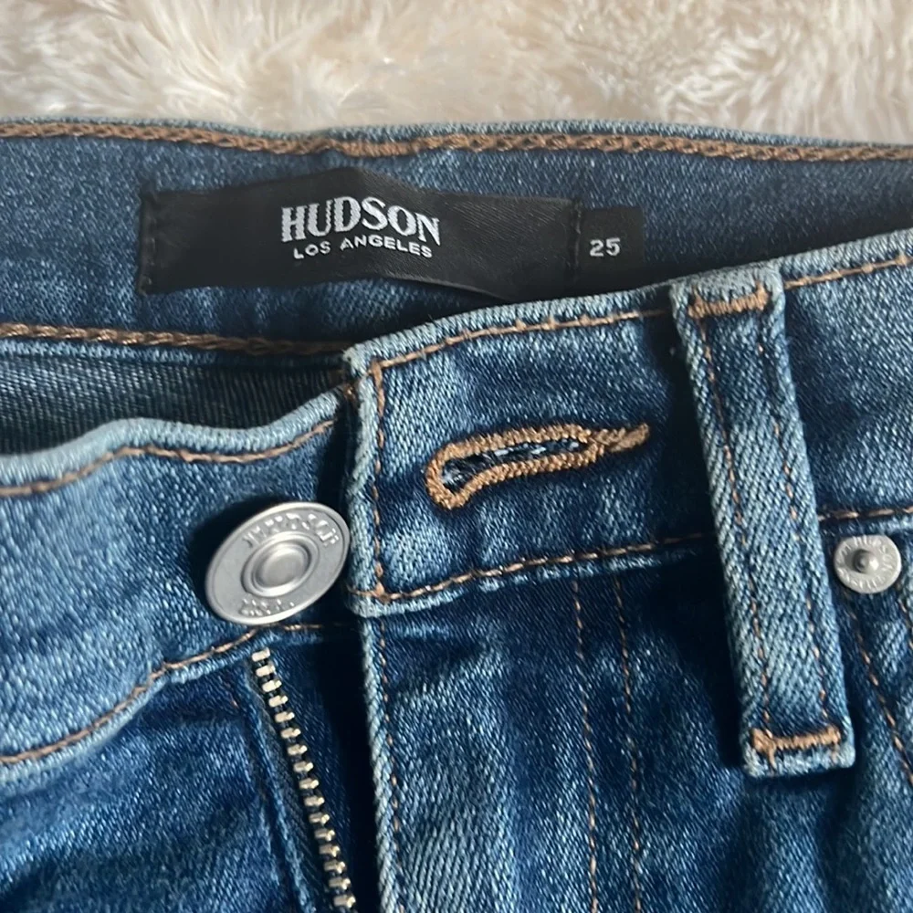 Hudson blue skinny jeans whith slit on front - Picture 5 of 6